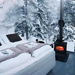 Yttervik 摩城